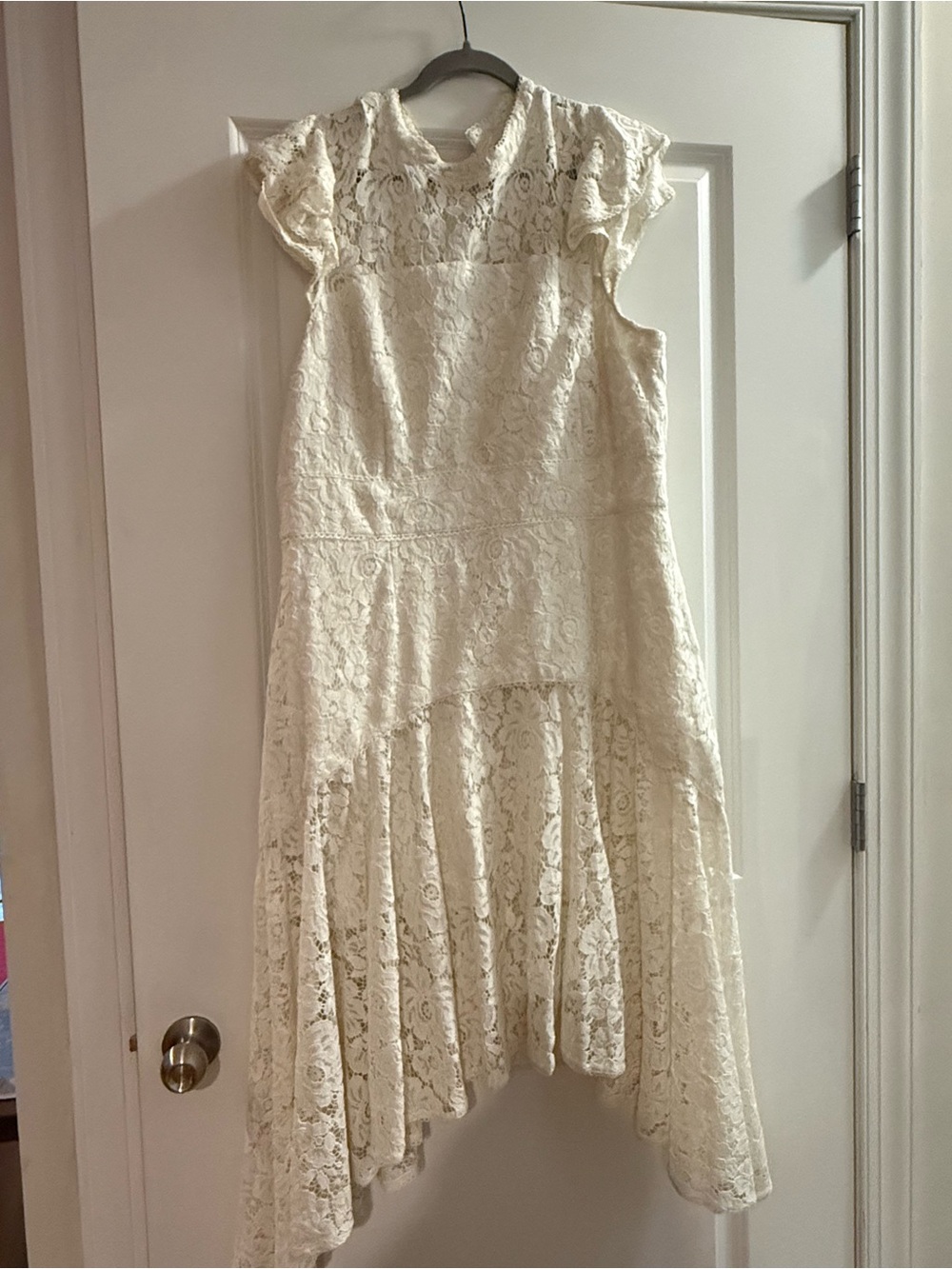 Women’s White Lace High-Low Dress